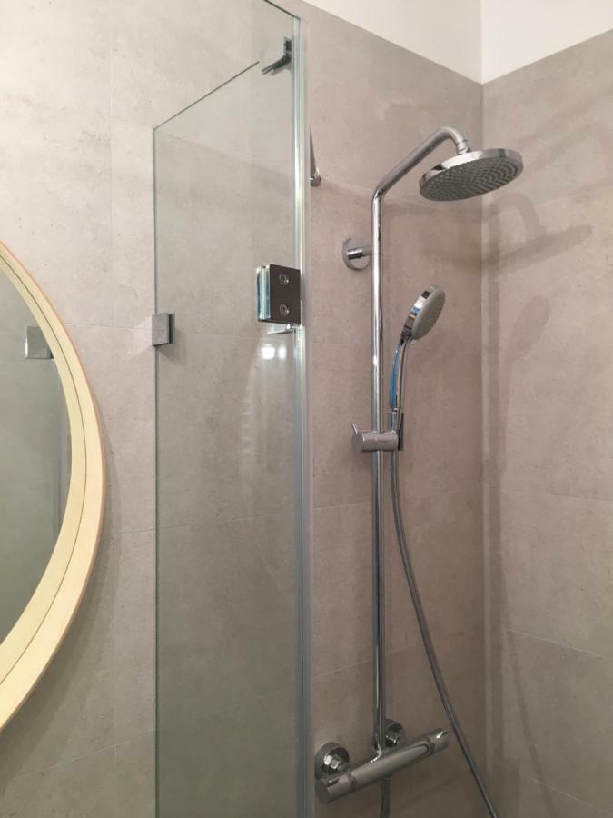 Shoq Studio Nice Apartment With Private Parking 크라쿠프 외부 사진